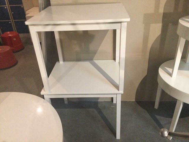 Diverse tafels en 1 deco vaas (3x) - afbeelding 2 van  4