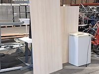 Diverse tafels en bureaus - afbeelding 3 van  9