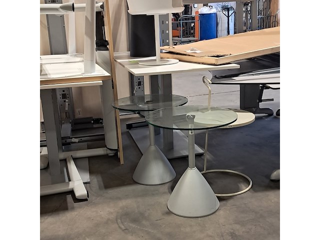 Diverse tafels en bureaus - afbeelding 6 van  9