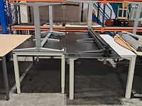 Diverse tafels en bureaus - afbeelding 3 van  7