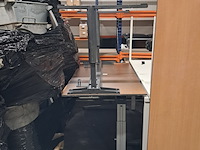 Diverse tafels en bureaus - afbeelding 6 van  7