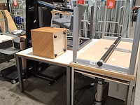 Diverse tafels en kantoormeubilair - afbeelding 1 van  6