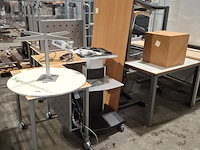 Diverse tafels en kantoormeubilair - afbeelding 2 van  6