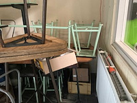 Diverse tafels en stoelen - afbeelding 2 van  5
