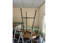 Diverse tafels en stoelen - afbeelding 4 van  5