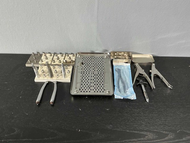 Diverse tandheelkundige handinstrumenten en accessoires - afbeelding 5 van  12