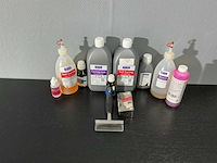 Diverse tandtechnische vloeistoffen en acrylmaterialen - afbeelding 2 van  7