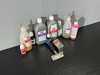 Diverse tandtechnische vloeistoffen en acrylmaterialen - afbeelding 3 van  7