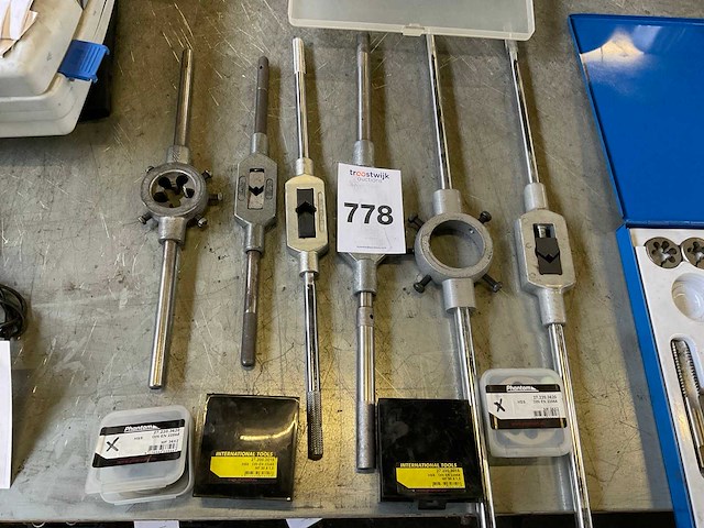 Diverse tappen en sijplaten - afbeelding 1 van  8