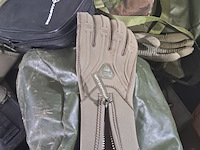 Diverse tassen, foudraals en handschoenen - afbeelding 3 van  8