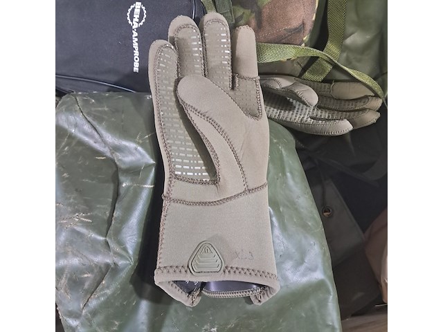 Diverse tassen, foudraals en handschoenen - afbeelding 4 van  8