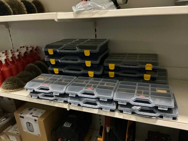 Diverse tayg sorteerkoffers (13x) - afbeelding 1 van  5