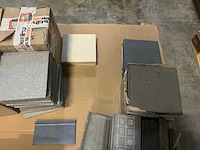 Diverse tegels 15x15cm en plinttegels - afbeelding 2 van  6