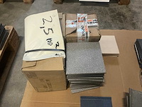 Diverse tegels 15x15cm en plinttegels - afbeelding 1 van  7