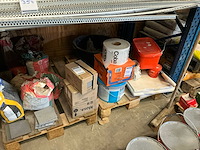 Diverse tegels en lijm - afbeelding 1 van  4