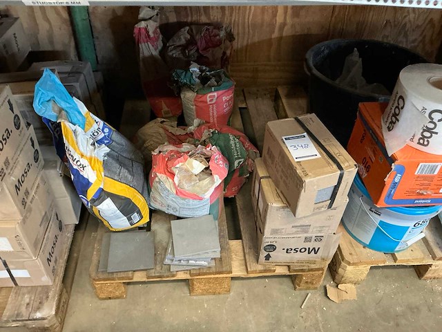 Diverse tegels en lijm - afbeelding 2 van  4