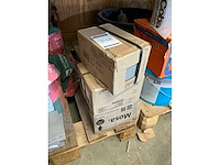 Diverse tegels en lijm - afbeelding 3 van  4