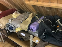 Diverse tenten en stokken - afbeelding 3 van  6