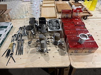 Diverse theebenodigdheden - afbeelding 1 van  2