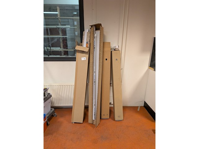 Diverse tl verlichting o.a. led - afbeelding 1 van  16
