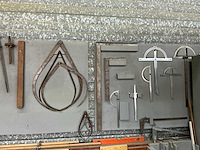 Diverse toebehoren in kast - afbeelding 4 van  4