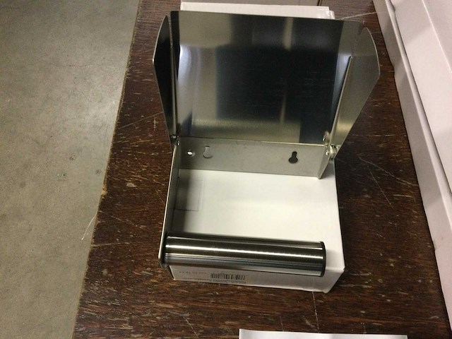 Diverse toilet en douche garnituren - afbeelding 3 van  6