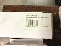 Diverse toilet en douche garnituren - afbeelding 2 van  3