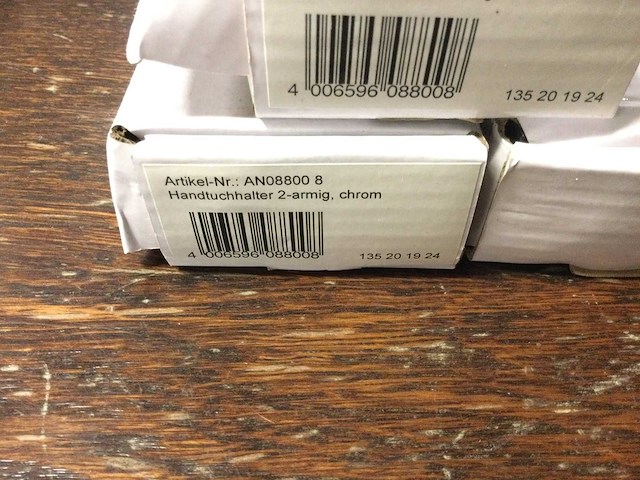 Diverse toilet en douche garnituren - afbeelding 3 van  3