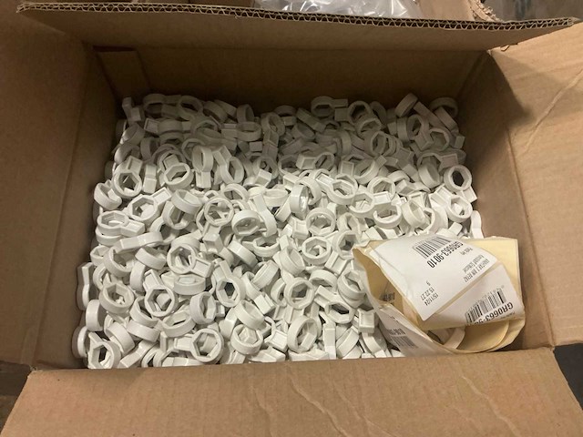 Diverse toilet toebehoren - afbeelding 2 van  5