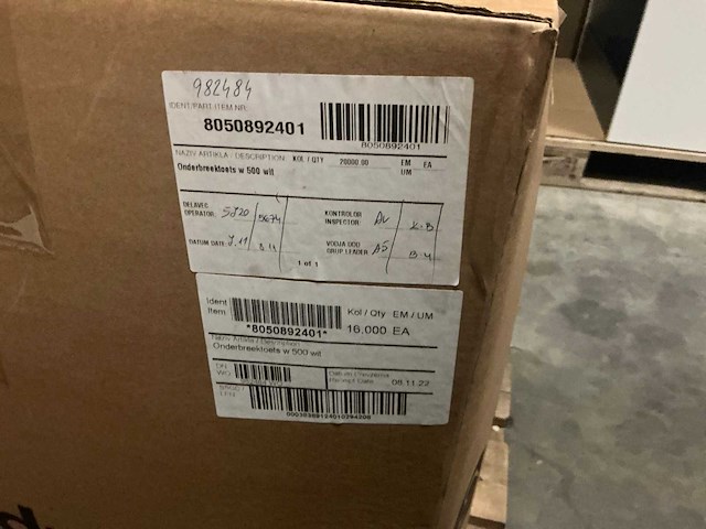 Diverse toilet toebehoren - afbeelding 3 van  5