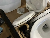 Diverse toiletten (3 stuks) - afbeelding 3 van  4
