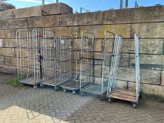 Diverse transportkarren (5x) - afbeelding 1 van  2