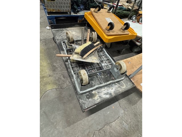 Diverse transportkarren - afbeelding 2 van  4