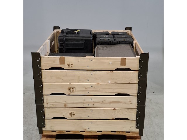 Diverse transportkisten en koffers, o.a peli - afbeelding 1 van  6