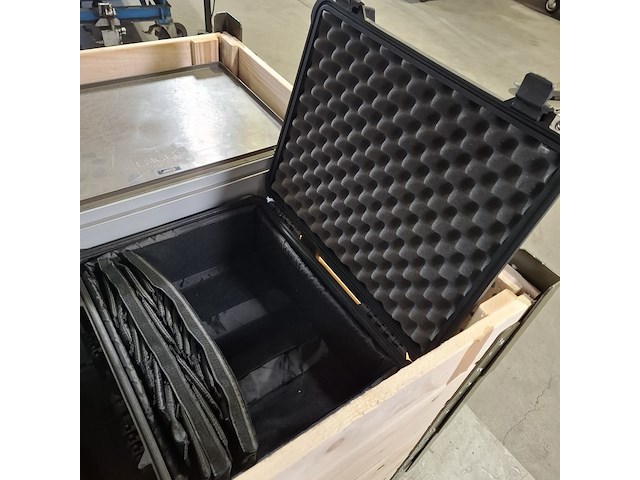 Diverse transportkisten en koffers, o.a peli - afbeelding 4 van  6