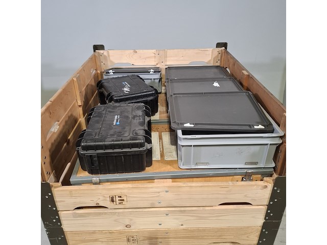 Diverse transportkisten en koffers - afbeelding 2 van  5
