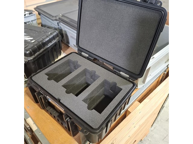 Diverse transportkisten en koffers - afbeelding 4 van  5