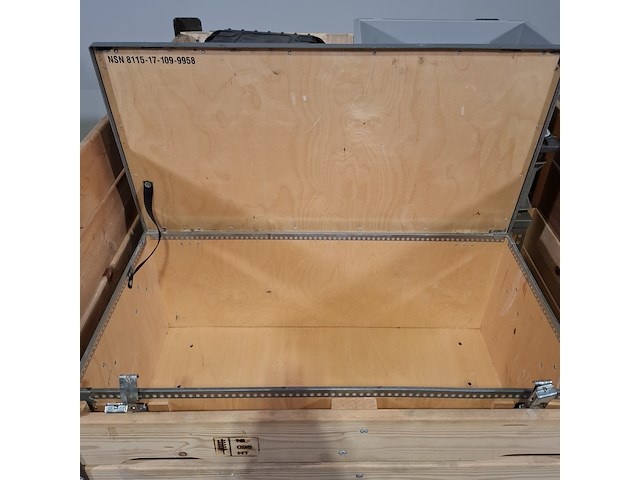 Diverse transportkisten en koffers - afbeelding 5 van  5