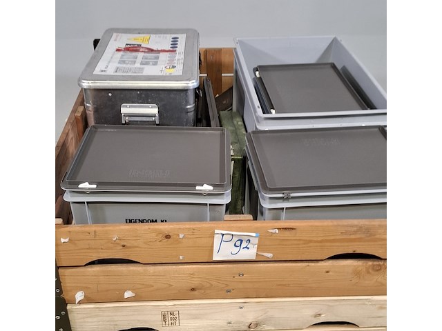 Diverse transportkisten en koffers - afbeelding 2 van  5