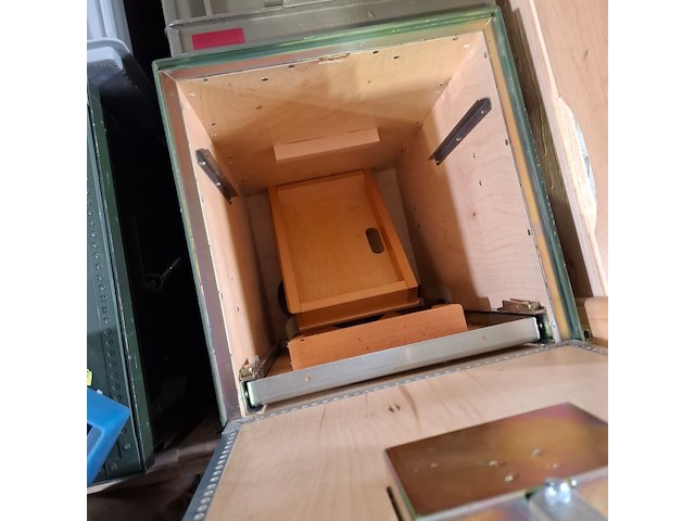 Diverse transportkisten en koffers - afbeelding 3 van  6