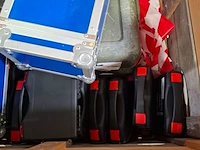 Diverse transportkisten en koffers - afbeelding 8 van  9