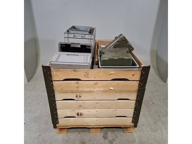 Diverse transportkisten - afbeelding 1 van  9