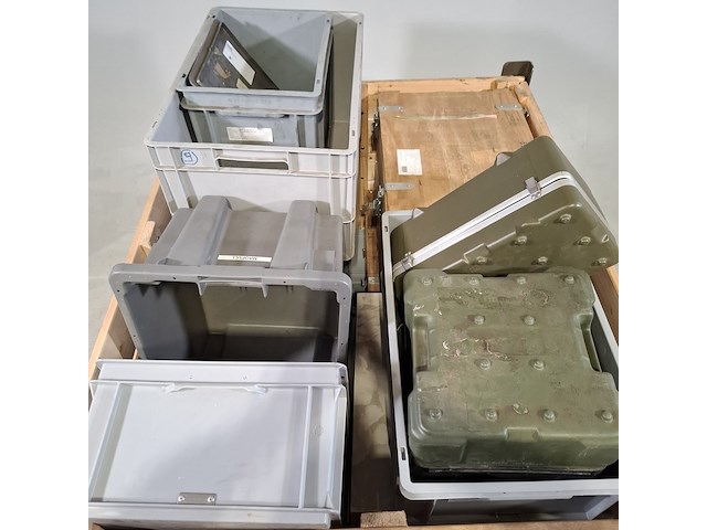 Diverse transportkisten - afbeelding 2 van  9