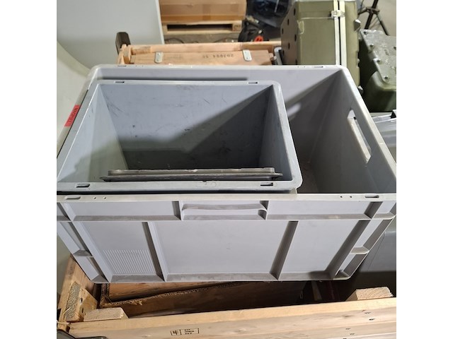 Diverse transportkisten - afbeelding 4 van  9