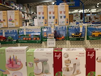 Diverse transportmiddelen brio w.o. truck, wagon en heftruck, vijf stuks. - afbeelding 1 van  3