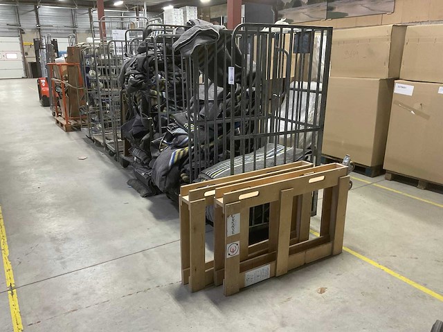 Diverse transportmiddelen - afbeelding 1 van  11