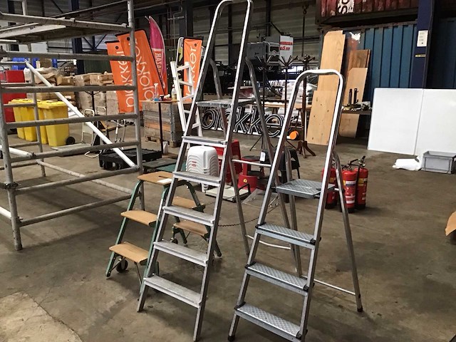 Diverse trappen (3x) - afbeelding 1 van  3