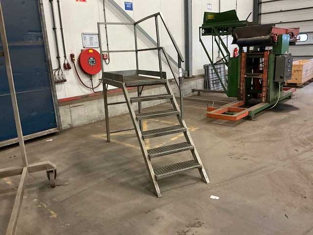 Diverse trappen (4x) - afbeelding 3 van  3