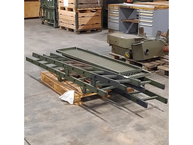 Diverse trappen en roosters - afbeelding 2 van  5