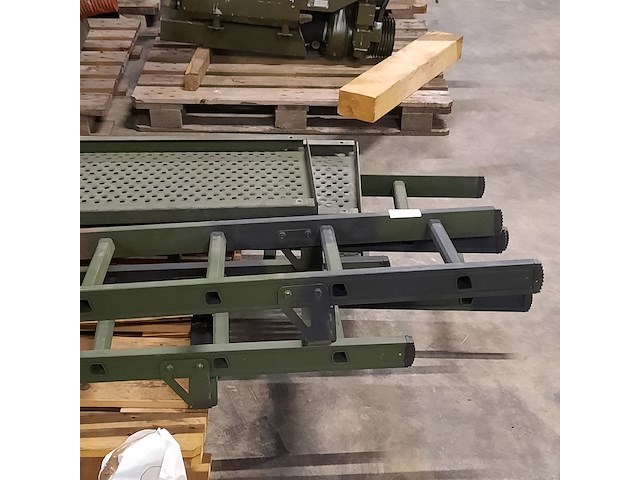 Diverse trappen en roosters - afbeelding 3 van  5